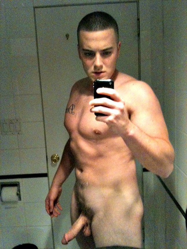 Sexy Fella Stands Up To Show His Junk Nude Men Selfies