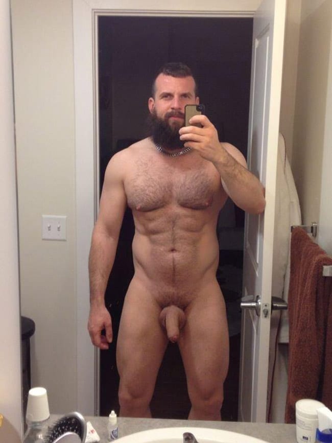 Bearded Fella Showing A Thick Fat Cock Nude Men