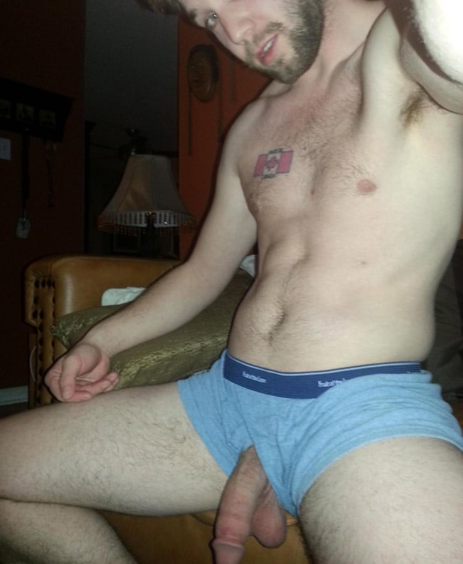 Canadian Fella Showing A Very Soft Dick Nude Men Selfies