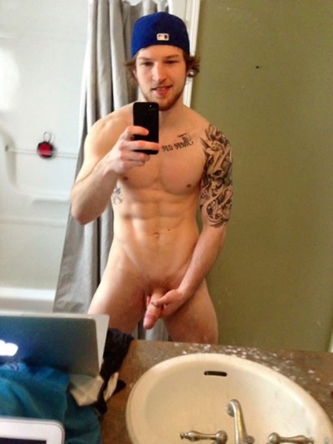 Hot Tattooed Guy Stood Up To Jerk Off - Nude Men Selfies.