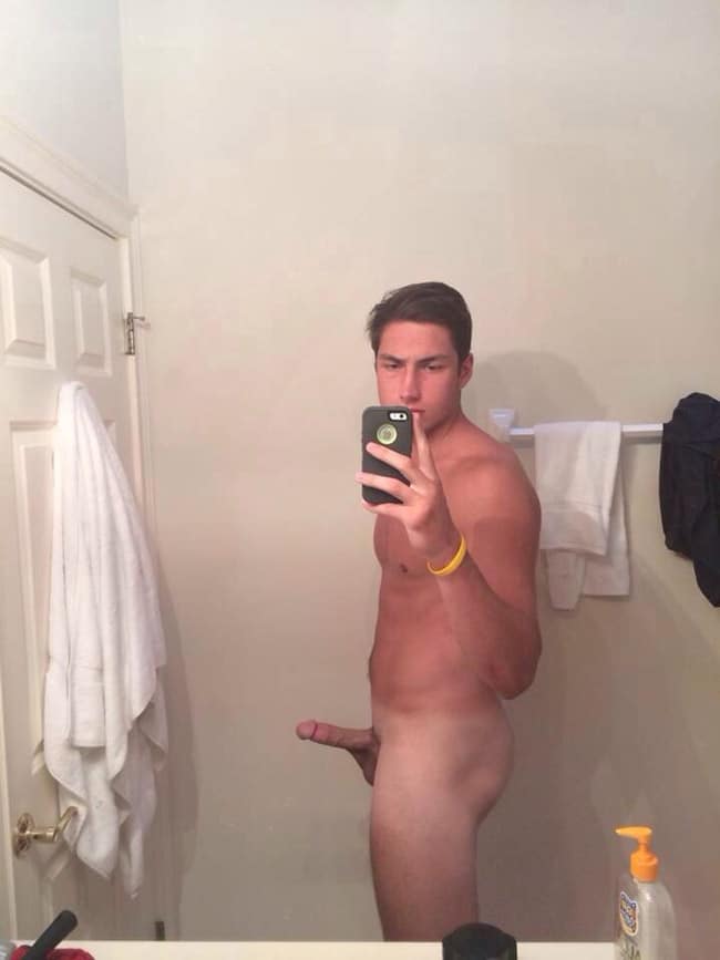 Hot Dude Decided To Show His Penis Nude Men Selfies